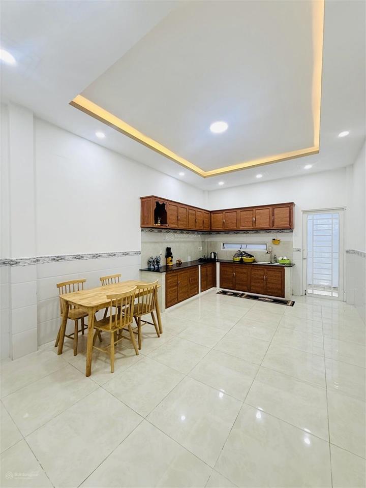 Bán nhà nguyễn văn quá quận 12  hẻm 1 trục sát mặt tiền  nhà 3 tầng  4x17  giá 5.6 tỷ tl