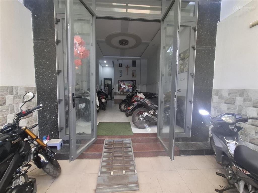 Bán nhà mặt phố tại 174 đ.biện phủ, 30 tỷ, 85m2, 4 tầng, 7pn, 7wc, hướng tây nam, đẹp, tiện ích