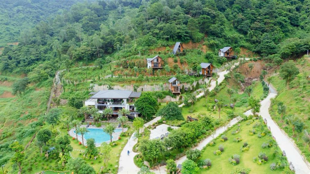 Bán 570m2 lô đất trục chính trán voi phú mãn