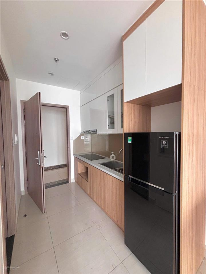Chính chủ gửi bán gấp studio tòa s301 28m2  2.35tỷ dự án vinhomes smart city tây mỗ.  0972 179 ***