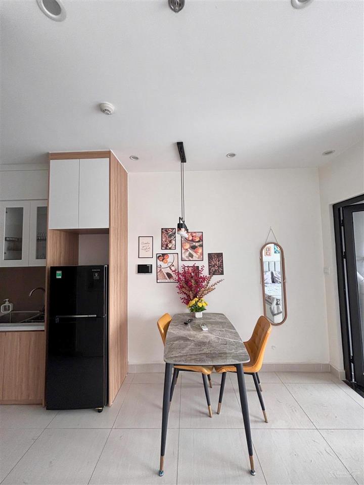Chính chủ gửi bán gấp studio tòa s301 28m2  2.35tỷ dự án vinhomes smart city tây mỗ.  0972 179 ***