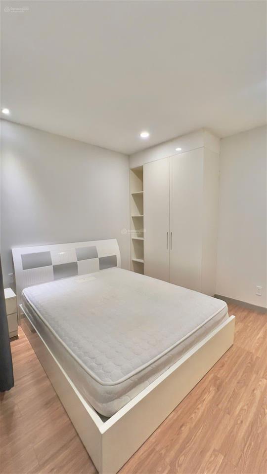 Chcc the botanica cần cho thuê nhanh (104 phổ quang p2 q tân bình)gọi ngay em 0935 204 ***