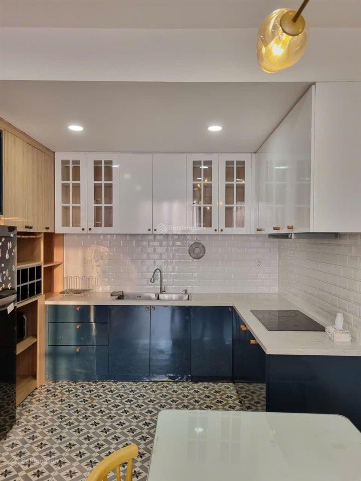 Chung cư kingston cần cho thuê 2pn/21 tr/th, gọi ngay 0935 204 *** zalo