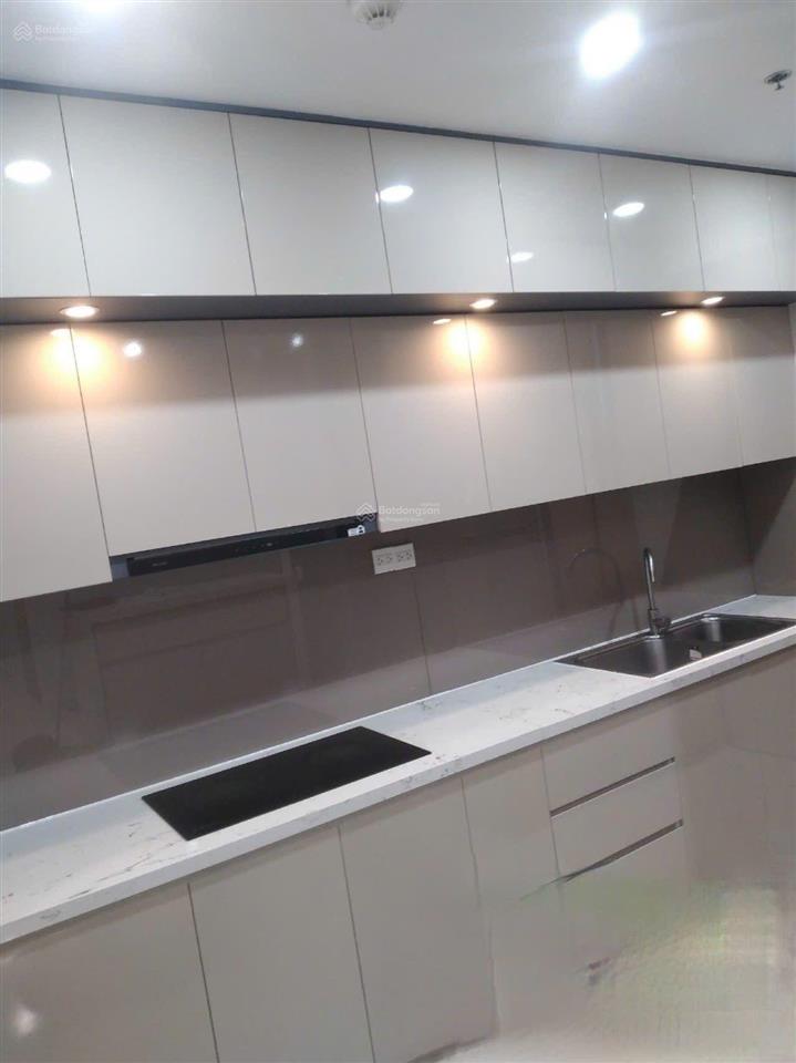 Chcc newton residence cần cho thuê 2pn.  em qua 0935 204 ***