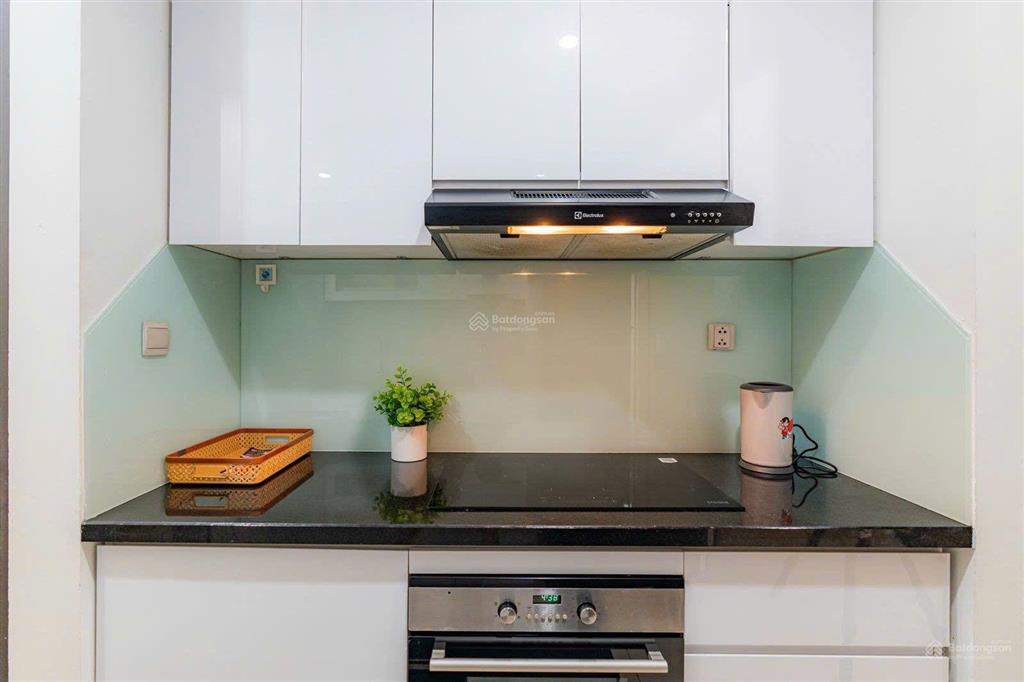 Chcc newton residence cần cho thuê 2pn.  em qua 0935 204 ***