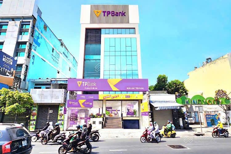 Tòa nhà ngang 12m duy nhất mt cộng hoà tb giá chỉ 90 tỷ hầm 9 tầng ngân hàng thuê 300tr/tháng