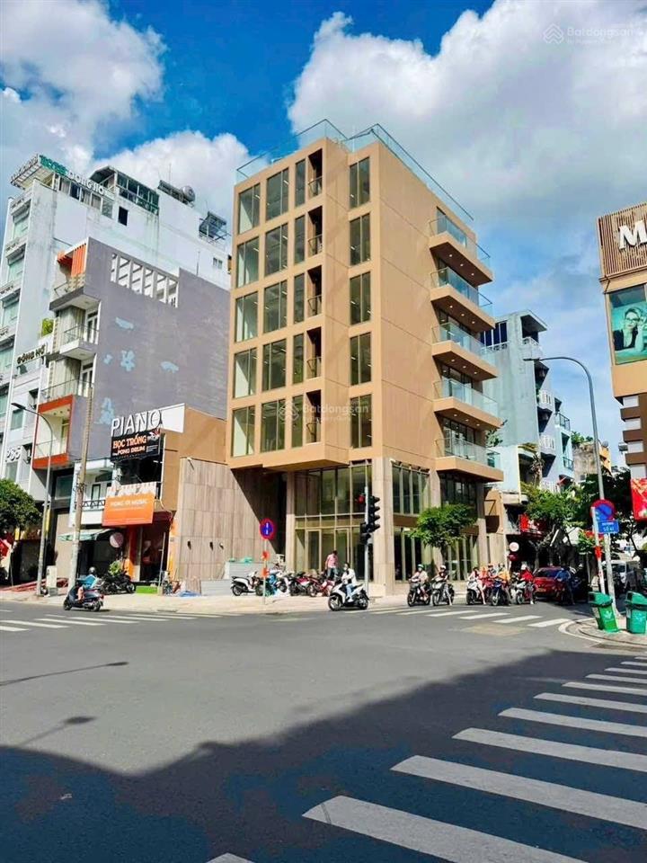 Tòa nhà siêu vị trí căn góc q4. dt 9x20m hầm 7 tầng mới 100%. 1200m2 sàn. hđt 400tr/th. giá 100 tỷ