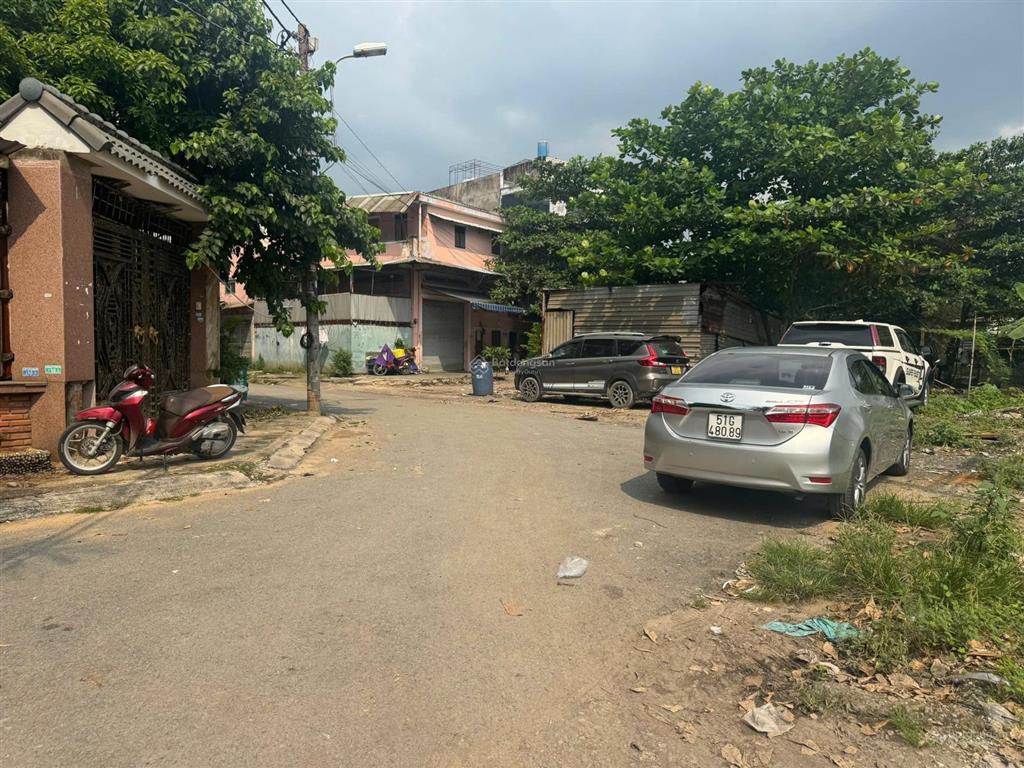 Quá hot ! đất thổ xây cao 9699m2 tây lân, bình tân. 75x129m. quá rẻ ~ 24tr/m2 . giá 240 tỷ gấp bán!