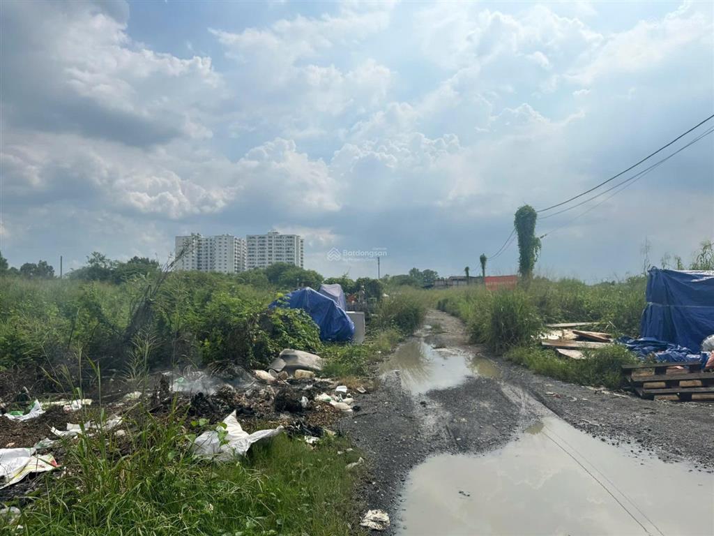 Quá hot ! đất thổ xây cao 9699m2 tây lân, bình tân. 75x129m. quá rẻ ~ 24tr/m2 . giá 240 tỷ gấp bán!