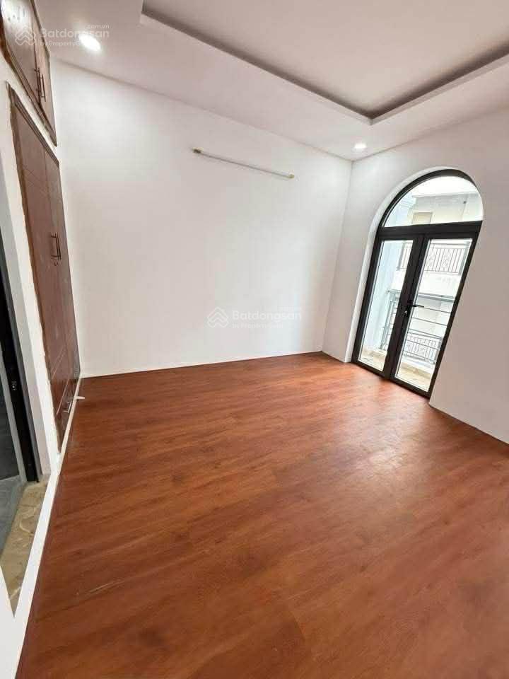 Nhà 4 tầng  bạch đằng  75m²  11,5 tỷ  sân bay tsn  công viên hoàng văn thụ