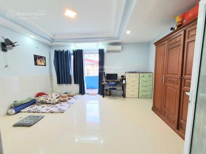 Nhà 3 tầng  12 tỷ, 129m2  sân bay tsn  phạm văn đồng  đường oôt thông