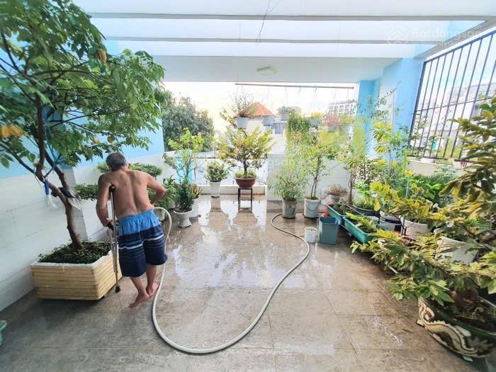 Nhà 3 tầng  12 tỷ, 129m2  sân bay tsn  phạm văn đồng  đường oôt thông