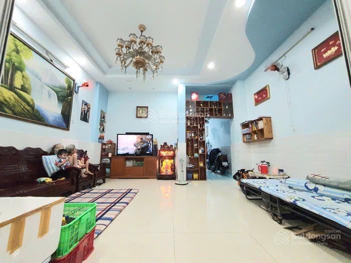 Nhà 3 tầng  12 tỷ, 129m2  sân bay tsn  phạm văn đồng  đường oôt thông