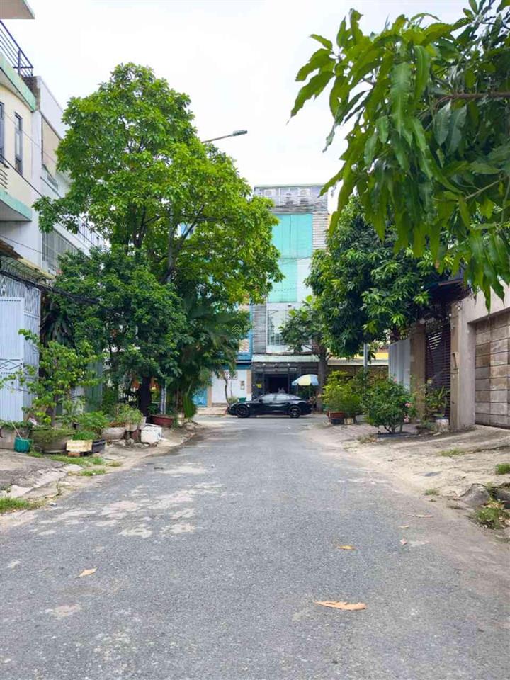 Biệt thự vip  210m2  35 tỷ hơn, hồ bơi + thang máy. bình thạnh