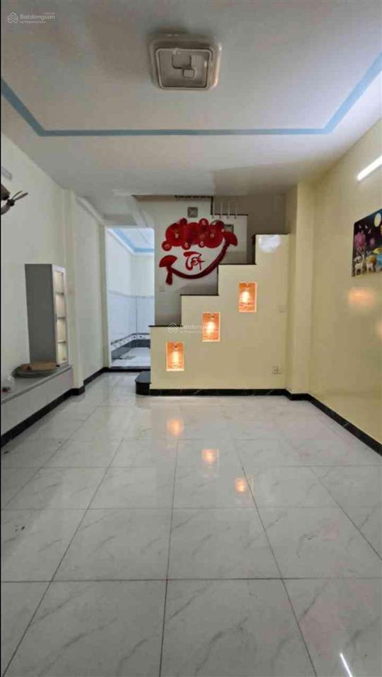Nhà 4 tầng, 52m2 (4x13)  7 tỉ hơn. hẻm oto bùi đình túy. gần ngã tư hàng xanh