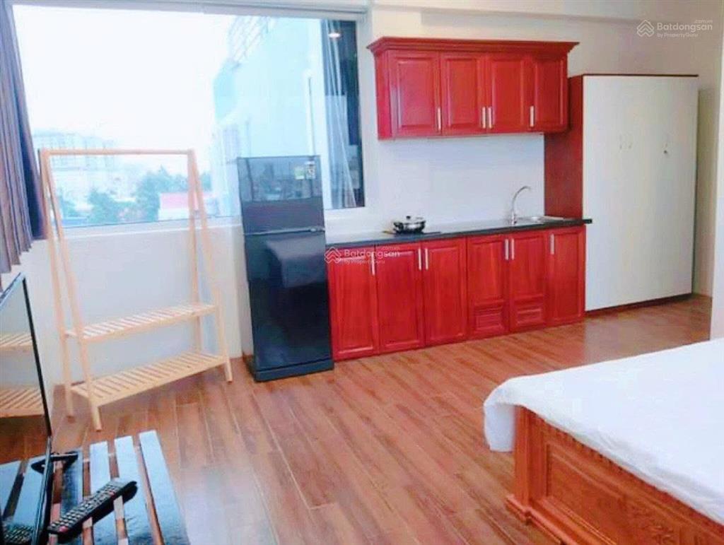 Cho thuê phòng studio cửa sổ lớn hầm xe thang máy ngay đường hòa hưng quận 10