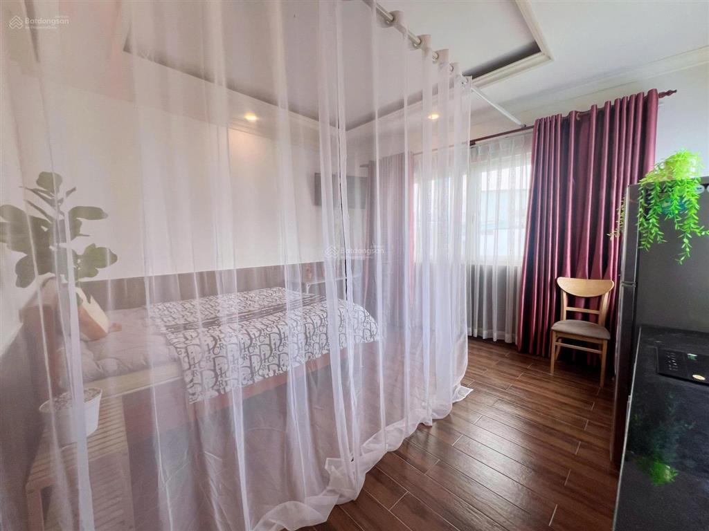 Cho thuê phòng studio cửa sổ lớn hầm xe thang máy ngay đường hòa hưng quận 10