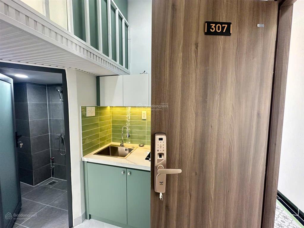 Cho thuê căn hộ duplex ban công thoáng thang máy full nội thất ngay đường cmt8 quận 3