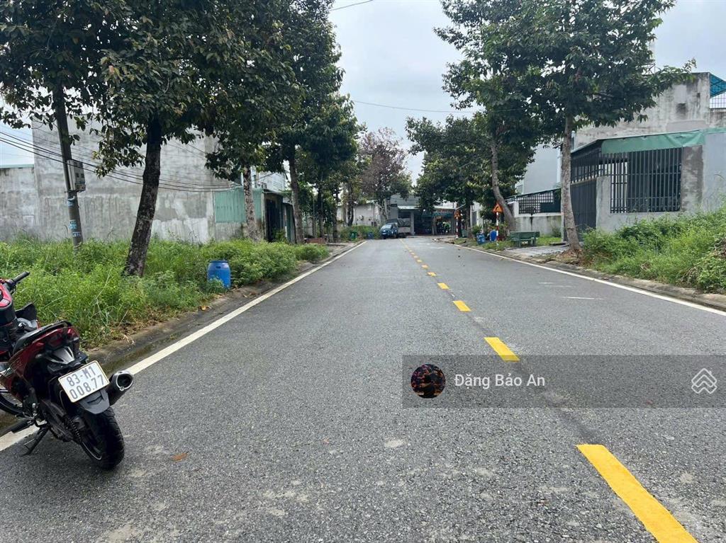 Cắt lỗ sâu! có 2kiot và 10p cho thuê 300m2 chỉ 995tr ngay tthc bàu bàng đường n3, thị trấn lai uyên