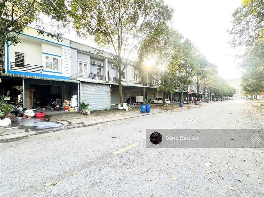 Cạnh kcn bàu bàng chỉ 850 triệu dãy trọ 6 phòng và 1 kiot thu nhập 10tr/tháng tại đ. n10, lai uyên