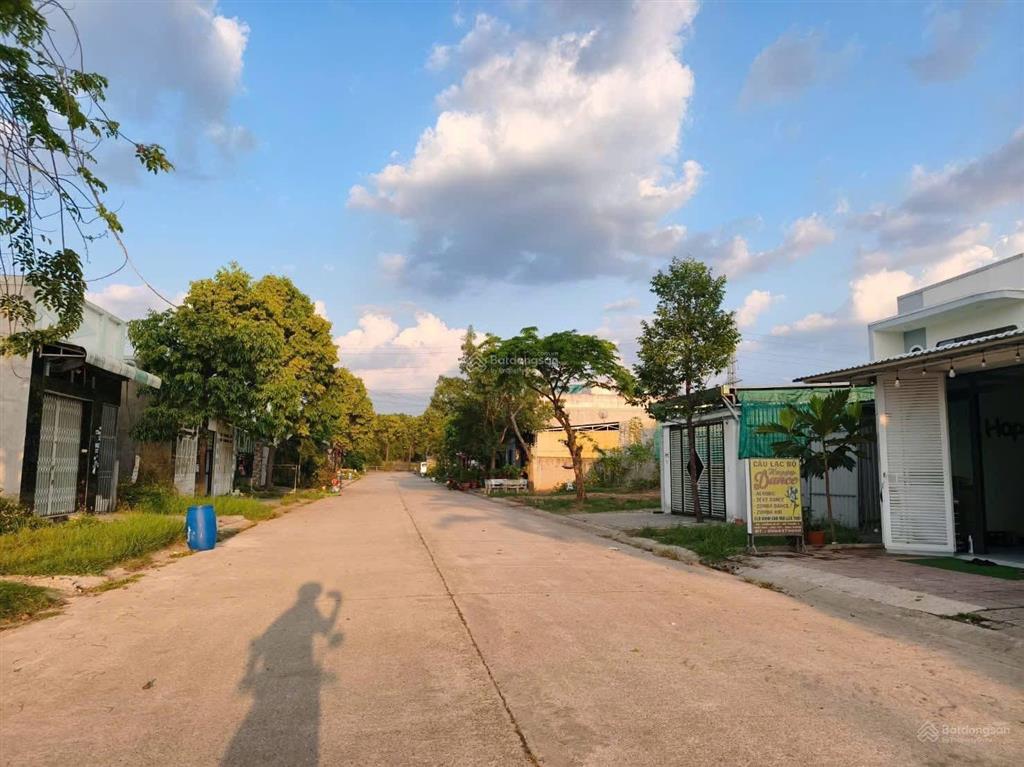 Chính chủ gửi lô đất 200m2,full thổ chỉ 750triệu ngay kcn bàu bàng ở đường n9, thị trấn lai uyên