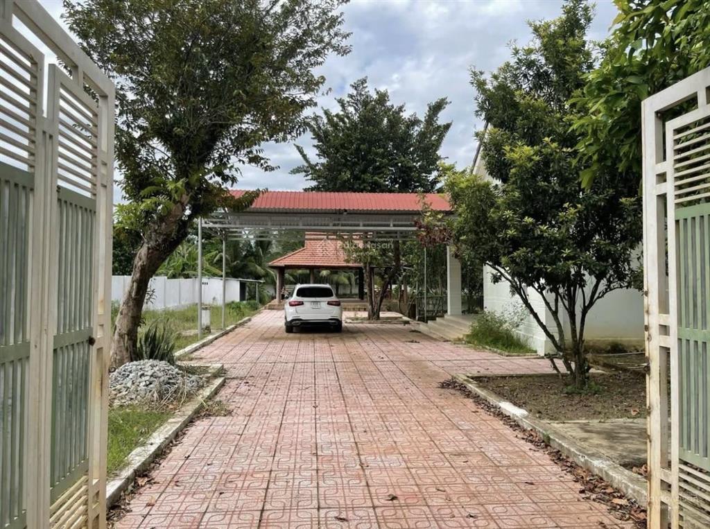 Bán gấp lô đất vườn 1000m2 chỉ 610triệu ngay ngã tư chơn thành phường minh thành, chơn thành