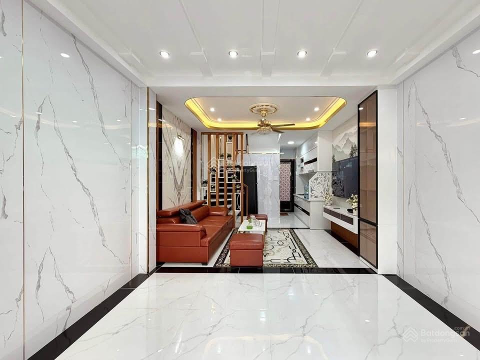 Chỉ 2,100 tỷ sở hữu nhà đẹp 80m2 đường bùi minh trực, phường bình đông, q8  sổ hồng riêng