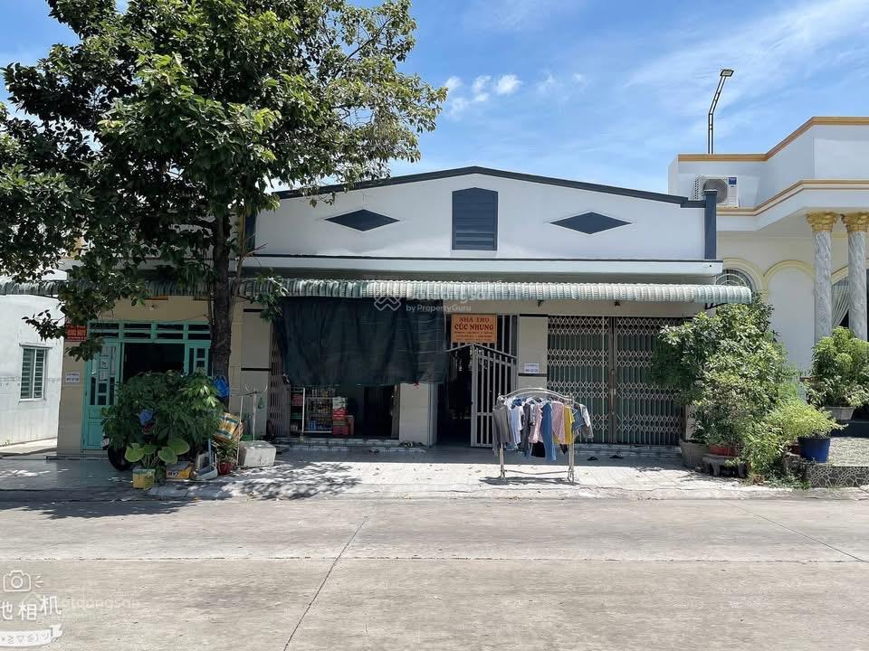 Bán dãy trọ 300m2 thu nhập 18tr/ tháng chỉ 2tỷ590 triệu gần chợ bình chánh , xã bình chánh