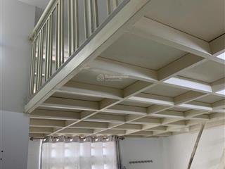 Cho thuê chung cư 30m2, lầu 4, có gác, máy lạnh, bếp  ngay khu văn phòng và các trường đại học