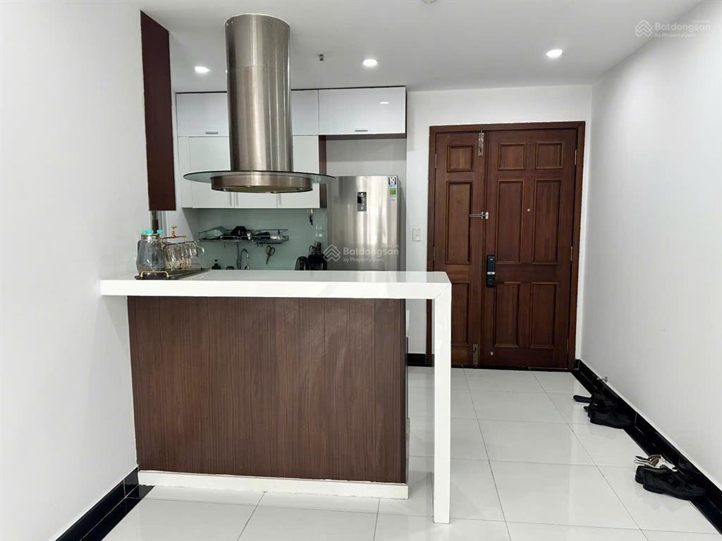 Bán căn hộ giai việt 2pn 2wc 78m2 có ban công tặng lại nội thất