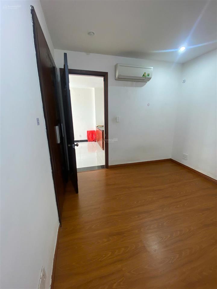 Bán căn hộ giai việt 2pn 2wc 78m2 có ban công tặng lại nội thất