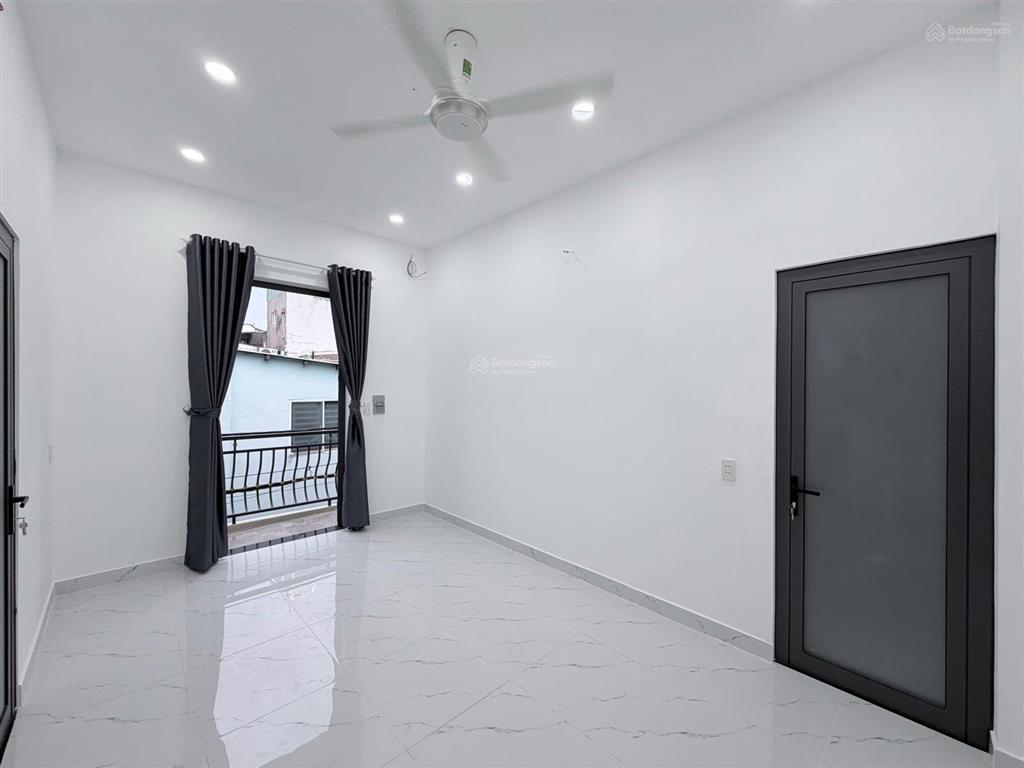 Giảm 700tr bán gấp nhà phan văn trị p.10 gò vấp ngang 9m sổ hồng riêng3pn+2wc
