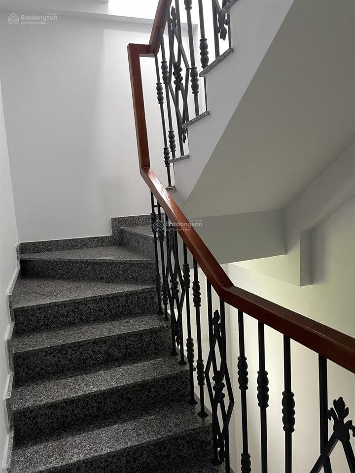 Nhà hẻm xe hơi đường lý thường kiệt tân bình 3pn sổ hồng riêng5*8.2m