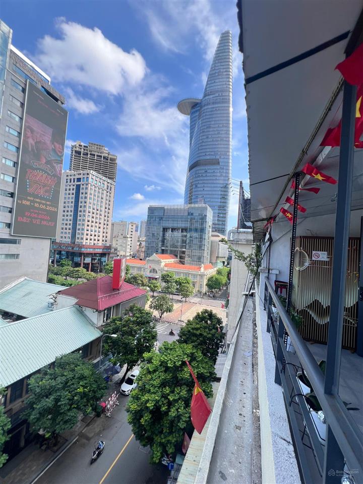 Sang nhượng căn hộ đang làm bnb 40e ngô đức kế, quận 1. 60m2  full nội thất