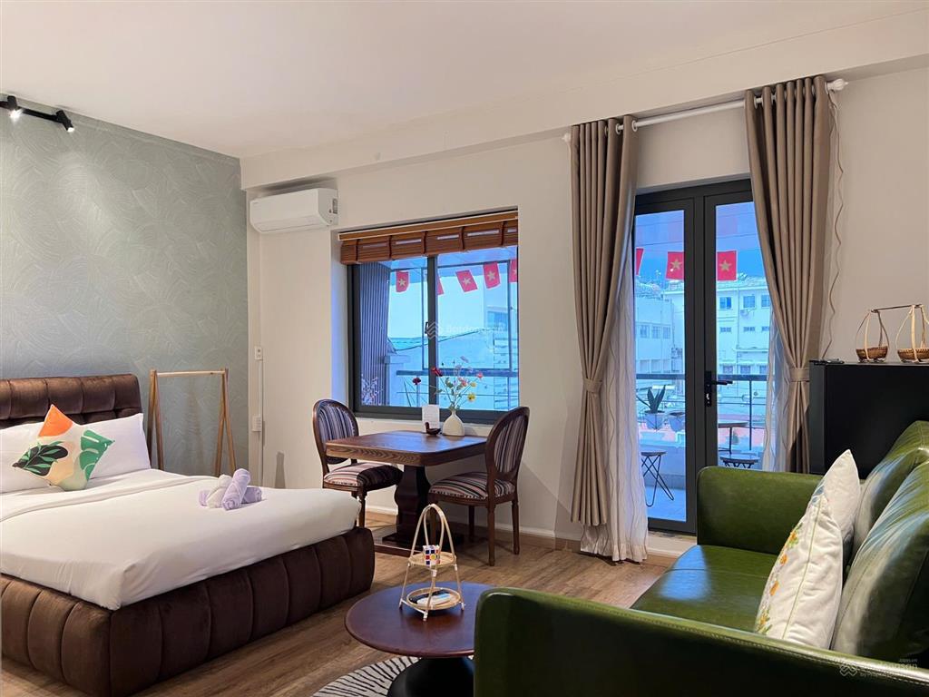 Sang nhượng căn hộ đang làm bnb 40e ngô đức kế, quận 1. 60m2  full nội thất