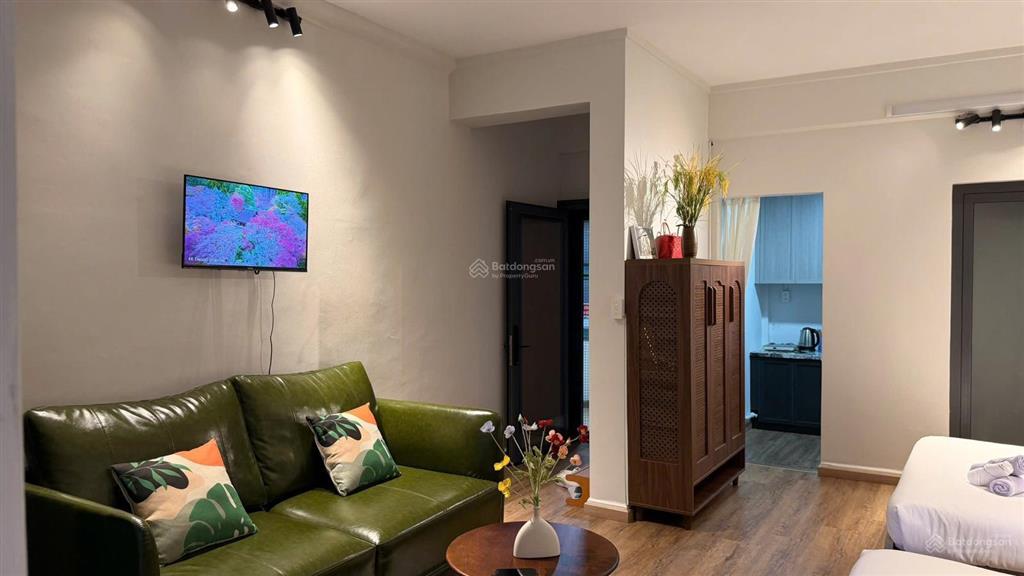 Sang nhượng căn hộ đang làm bnb 40e ngô đức kế, quận 1. 60m2  full nội thất