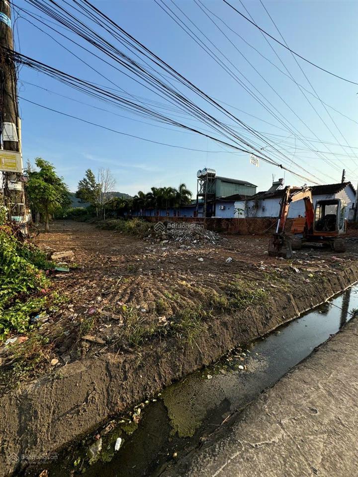 Bán đất ngộp mặt tiền bến tràm, phú quốc, cách chợ 300m, 1.517m2 xây khách sạn, chdv đẹp chỉ 18tỷ