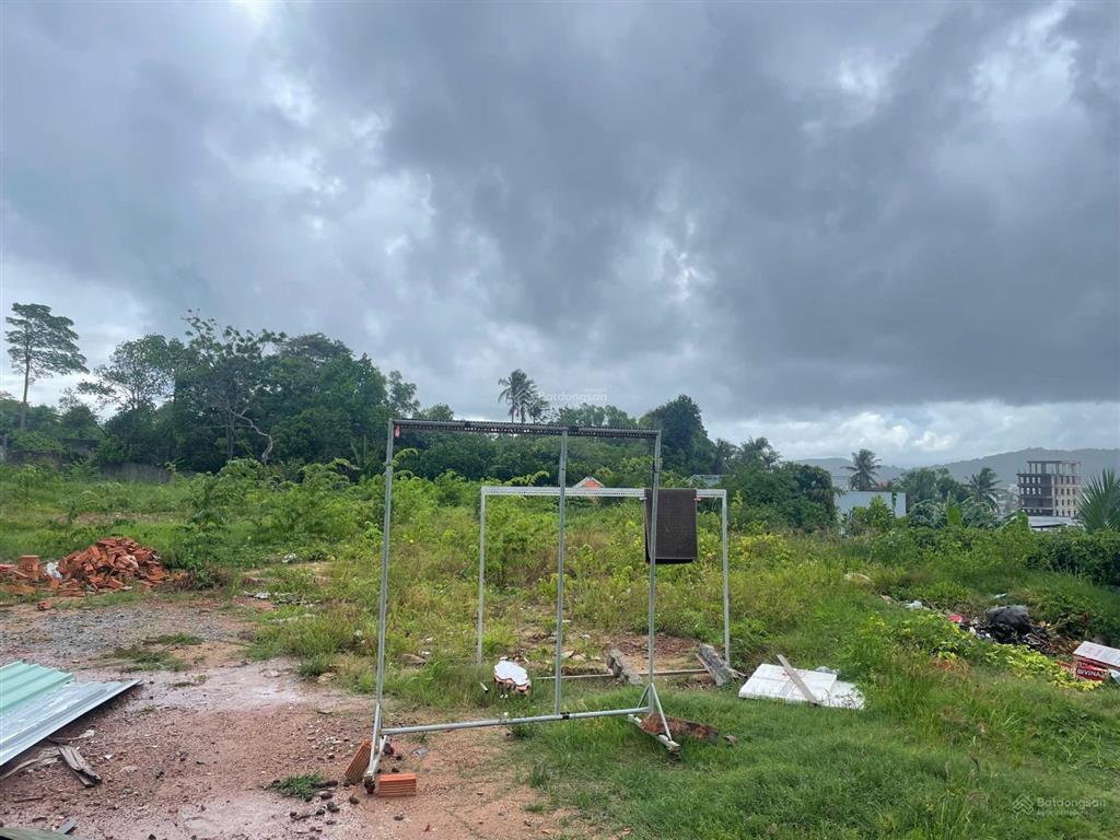 Bán 1.797m2 đất đồi hiệp thoại, hẻm trần hưng đạo, cách biển 300m2, sẵn 200m2 thổ cư, xây ks đẹp
