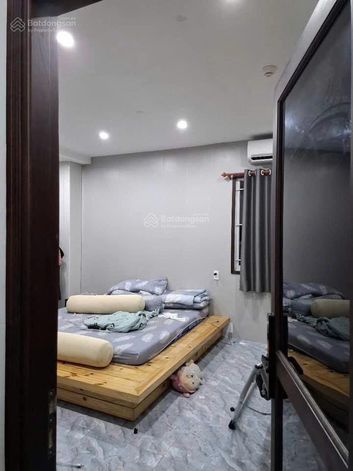 Nhà chính chủ ở nguyễn thái sơn hẻm xe tải 12m thông. dt 4x19 cn 70m2. vị trí trung tâm, gần bv 175