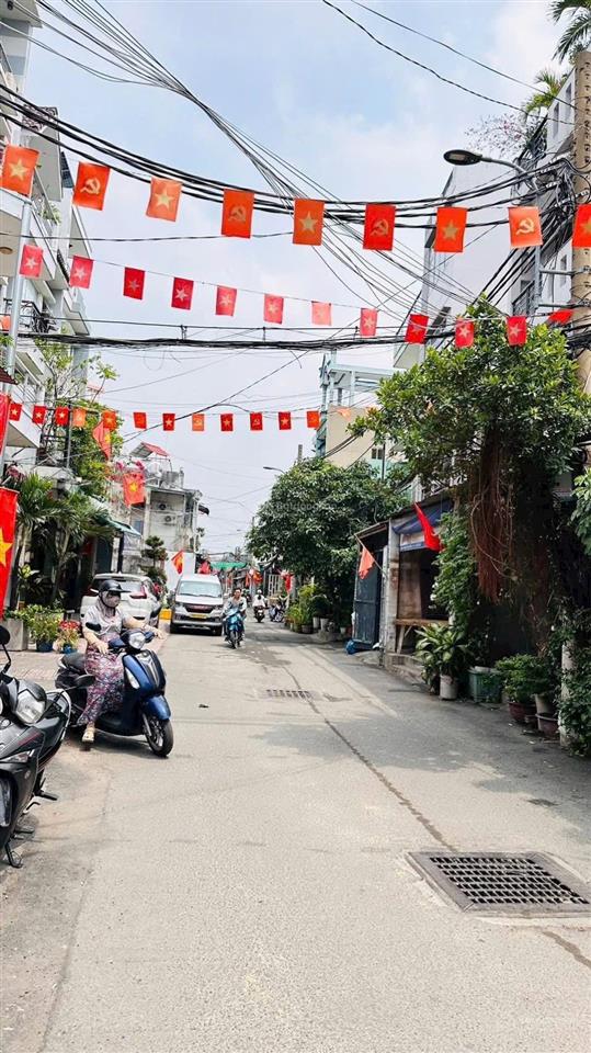 Nhà 3mt hxh 6m phạm văn chiêu. p9, dt 4,5x 18= 65m2. nhà còn mới full nội thất ở ngay giá 9,2 tỷ tl