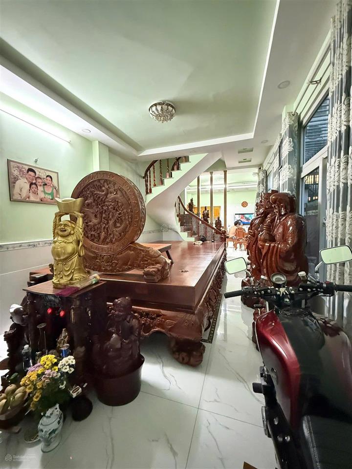 Hot ! nhà vip ngay cv làng hoa hẻm 12m đang có thu nhập sẵn dt 5x18 cn 85m2 giá cực kì tốt 9,8tỷ