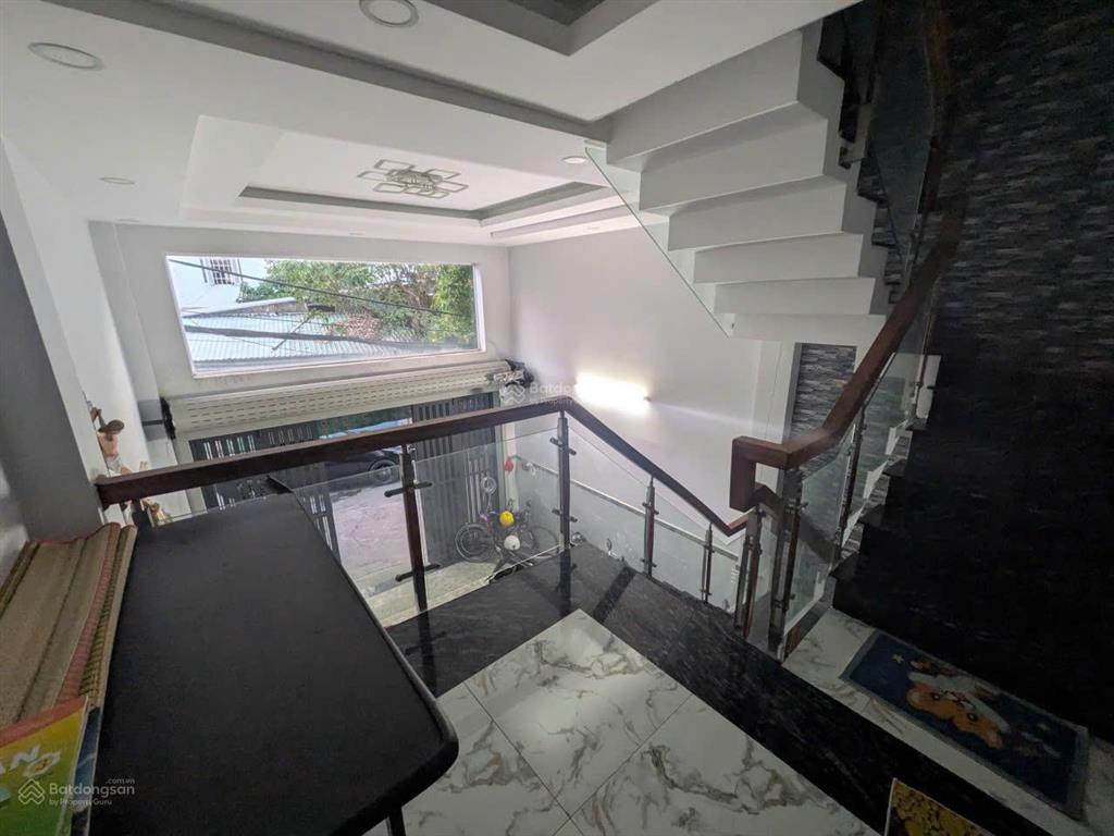 Nhà chính chủ 5 tầng 52m2, hxh thông sát mt phan văn trị p10, giá 7 tỷ vị trí ngay cà phê gấu