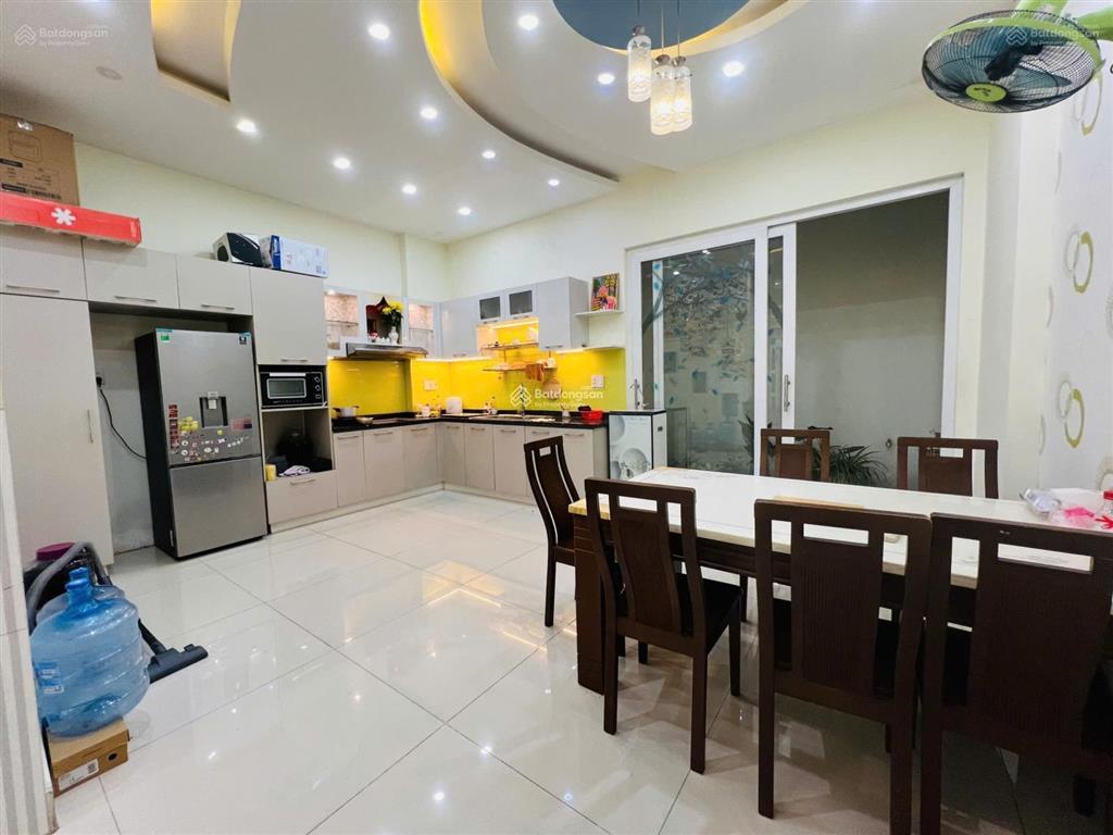 Nhà hẻm 1/ hxt 6m dương quảng hàm p5 gần đại học văn lang dt 7x19m cn 116m2 giá rẻ chỉ 9,9 tỷ tl