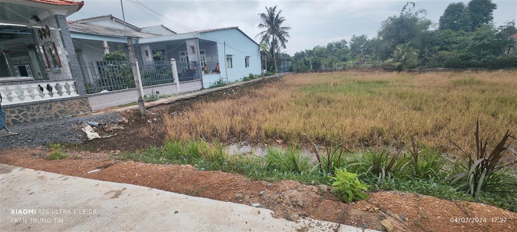 Bán lô đất lúa 4 mặt tiền chuyển thổ phân lô giá chốt 4 tỷ