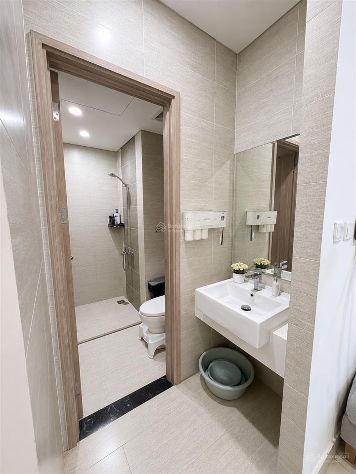 Gia đình bán căn 1pn+ 47m2 tòa gs3. giá 3 tỷ bao phí. sổ lâu dài. nội thất mới.  0362 203 ***
