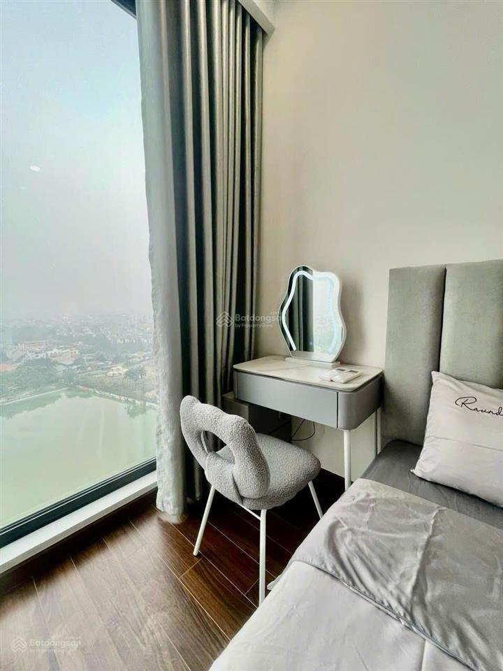 Chị gái bán căn 1pn+ tòa a masteri view hồ giá 3,4 tỷ nội thất mới, đã có sổ. xem nhà 0362 203 ***