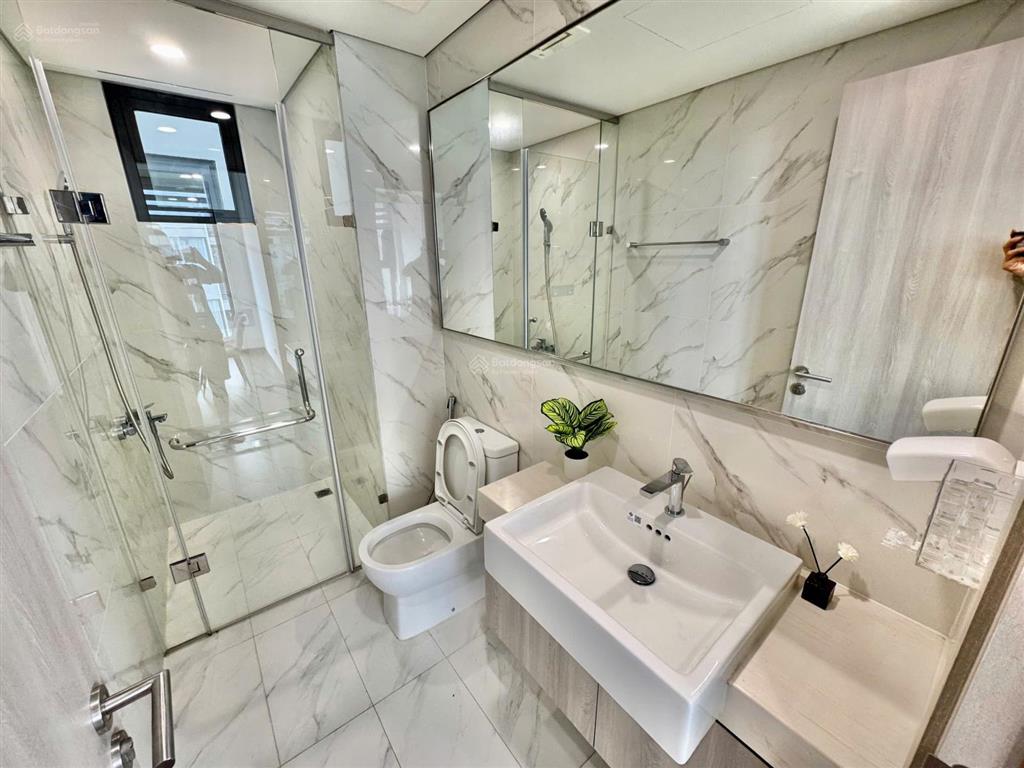 Gia đình bán cắt lỗ căn 2pn + 1 cao cấp view hồ tòa a masteri, sẵn sổ.  0362 203 ***