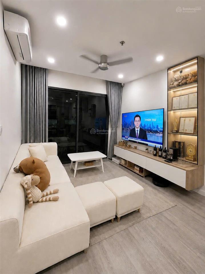 Tôi chủ nhà bán 2pn tòa s303 tầng 10 giá 3,4 tỷ. nội thất mới, có sổ.  0362 203 ***