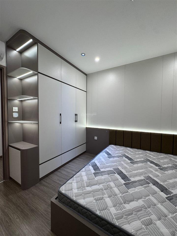 Giá bán ngay 2,8 tỷ 1pn+ tòa i3 diện tích 43m2, đầy đủ nội thất, hướng đông nam