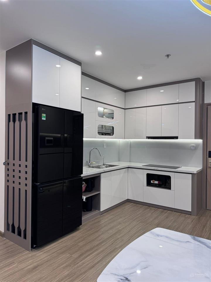 Giá bán ngay 2,8 tỷ 1pn+ tòa i3 diện tích 43m2, đầy đủ nội thất, hướng đông nam